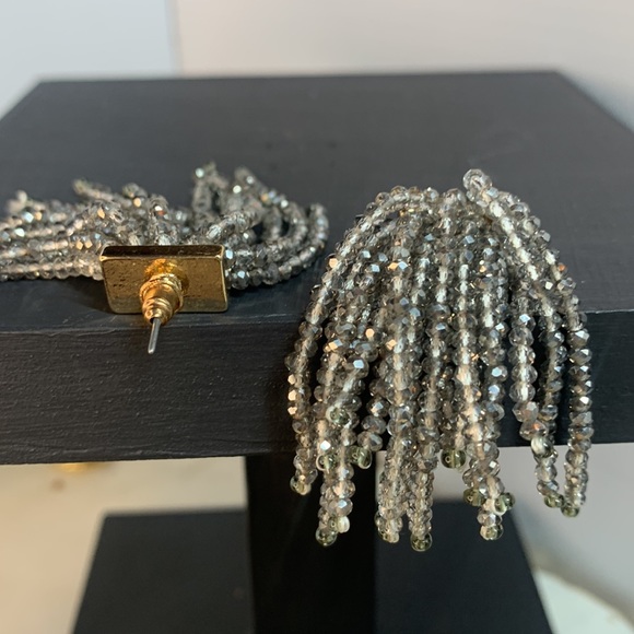 Vintage CRYSTAL EARRINGS SILVER comes in a box - Picture 5 of 5